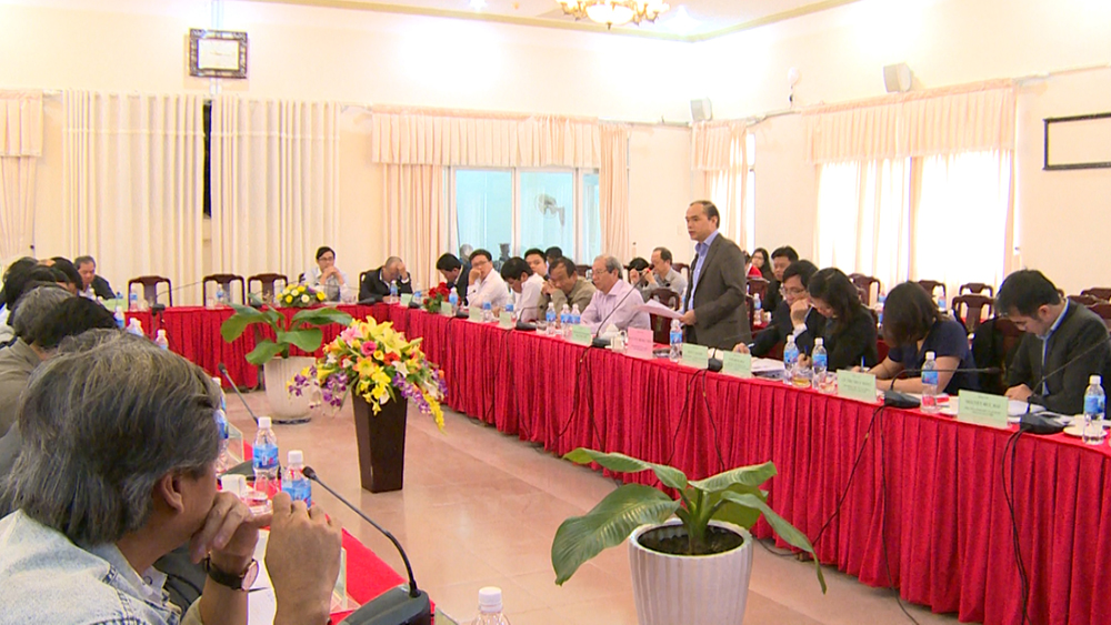 Phó Thống đốc Ngân hàng nhà nước Nguyễn Đồng Tiến phát biểu tại buổi làm việc
