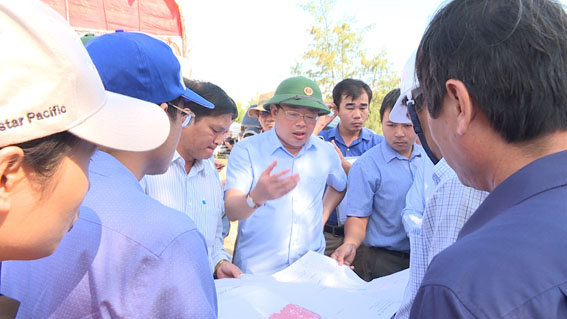 Chủ tịch UBND tỉnh Hoàng Văn Trà chỉ đạo thực hiện các dự án du lịch của tỉnh