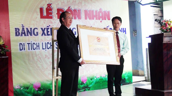 Đón nhận bằng xếp hạng di tích lịch sử - văn hóa cấp tỉnh đền thờ Tiền hiền Củng Sơn