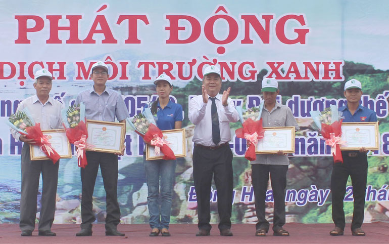 Phó Chủ tịch thường trực UBND tỉnh Nguyễn Chí Hiến: Bảo vệ môi trường, bảo vệ biển bằng những việc làm thiết thực