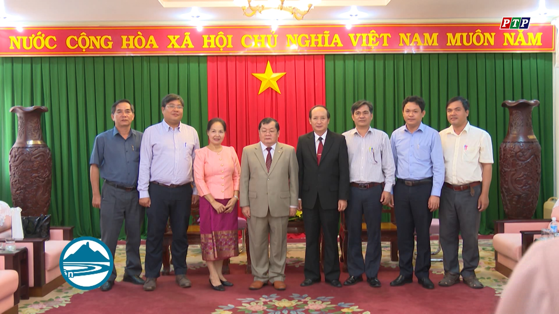 Tổng Lãnh sự quán Lào thăm, chào xã giao lãnh đạo tỉnh Phú Yên