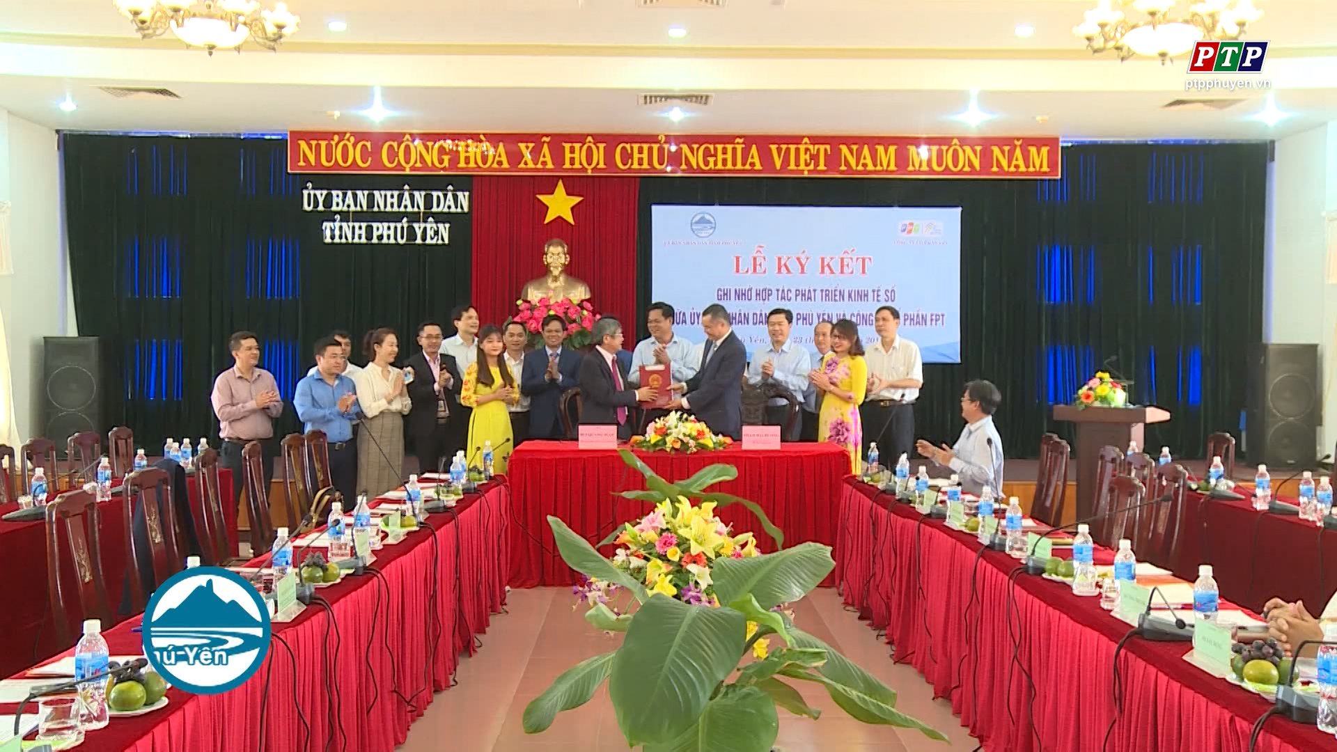 Thỏa thuận hợp tác phát triển kinh tế số giữa UBND tỉnh Phú Yên và Công ty cổ phần FPT