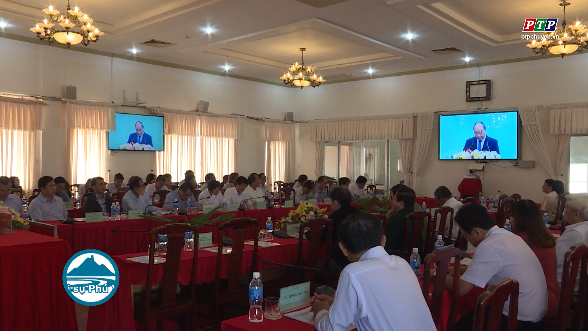 Thủ tướng Nguyễn Xuân Phúc chủ trì Hội nghị toàn quốc về tam nông