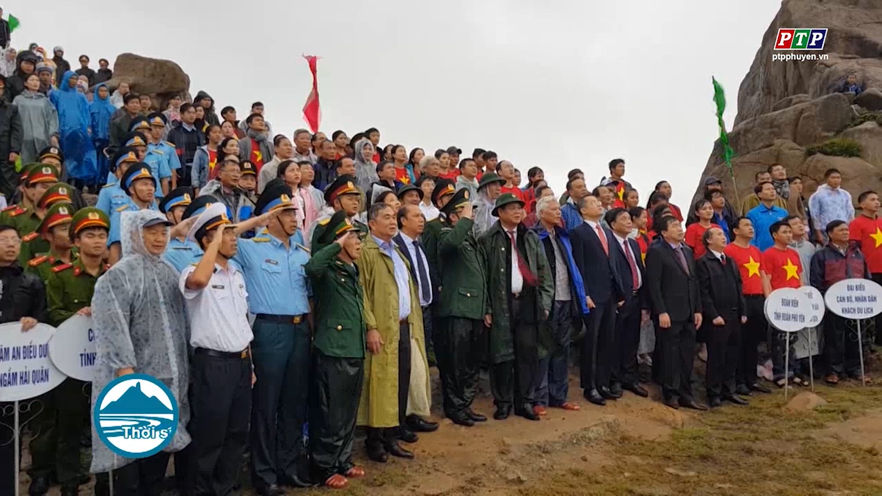 Lễ Chào cờ đầu năm mới 2019 và đón những du khách đầu tiên đến Mũi Điện