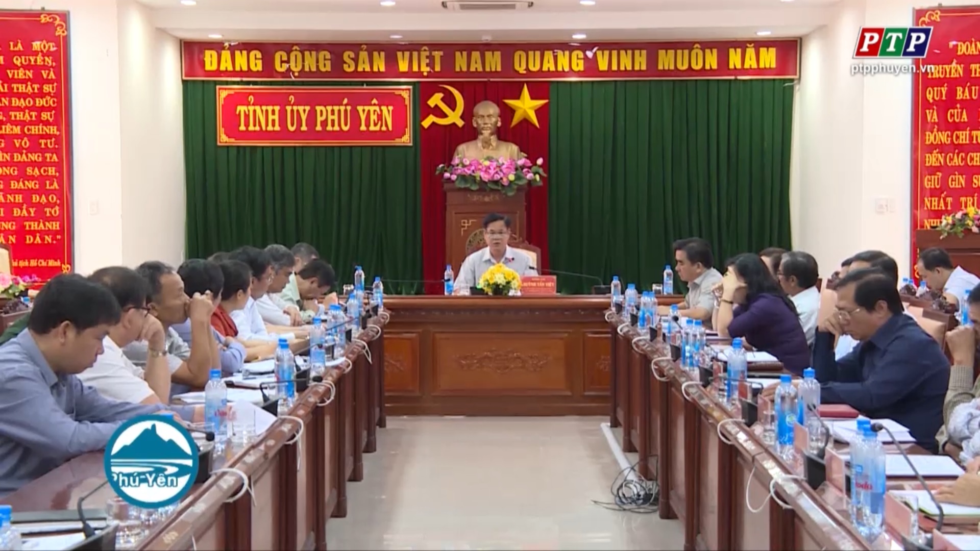 BTV Tỉnh ủy làm việc với BTV Huyện ủy Sơn Hòa