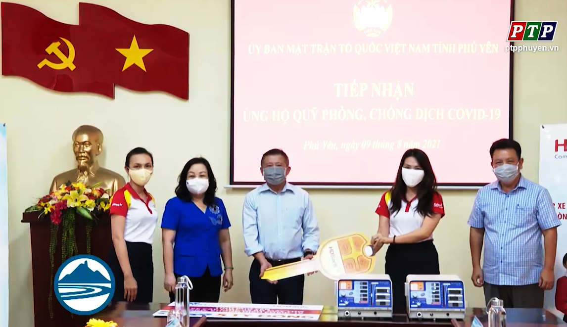 Tập đoàn Sovico Group và HD Bank chi nhánh Phú Yên trao quà hỗ trợ phòng chống COVID-19
