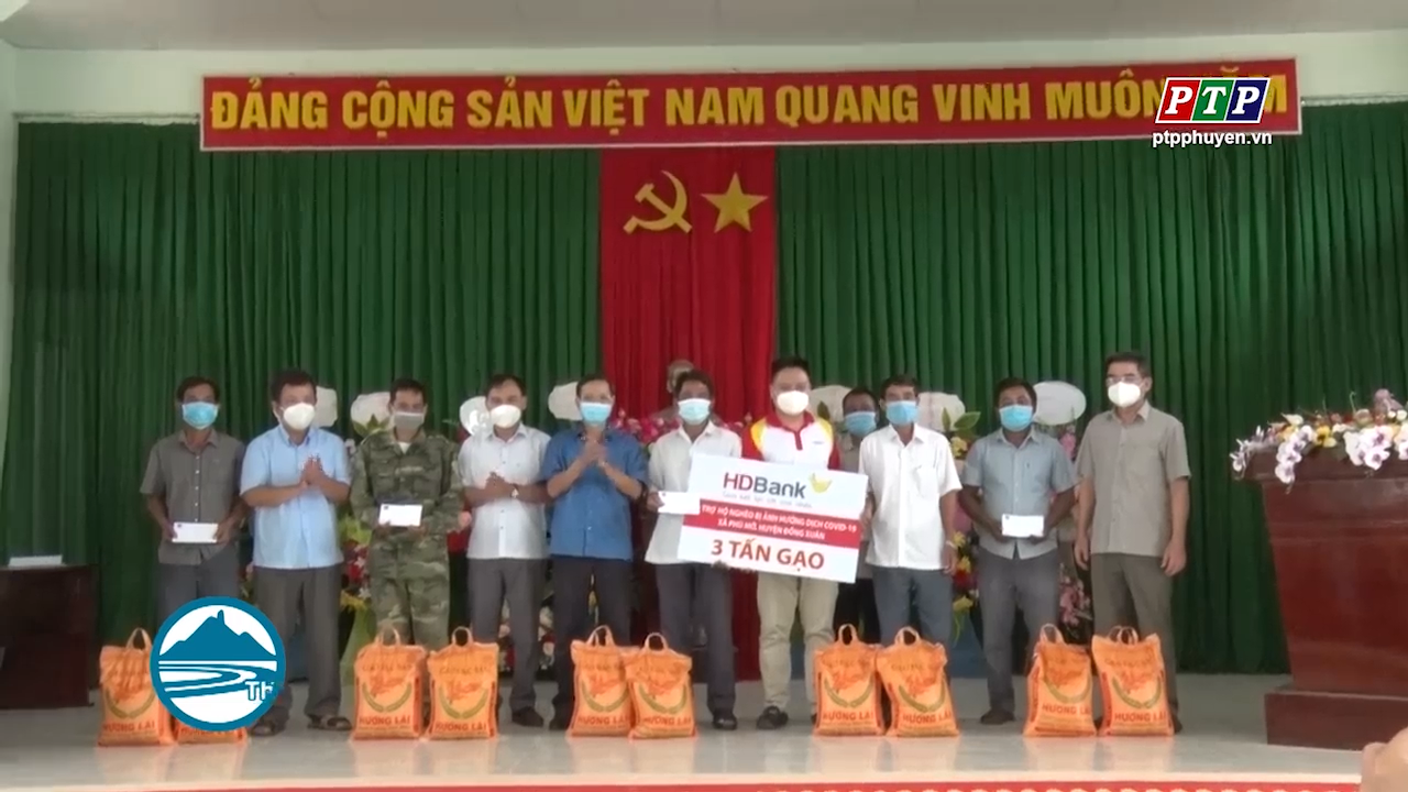 Hỗ trợ 3 tấn gạo cho người dân xã Phú Mỡ ảnh hưởng bởi dịch Covid- 19