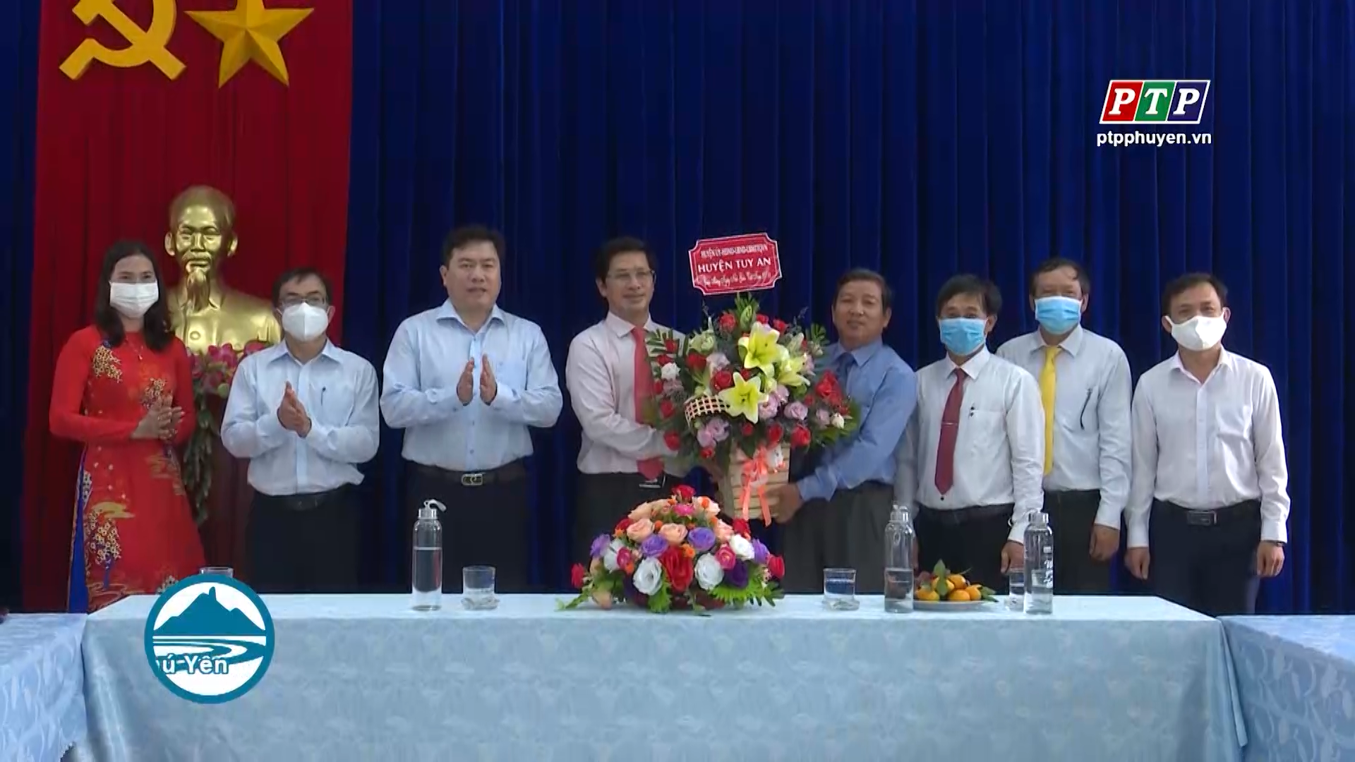 Chủ tịch UBND tỉnh Trần Hữu Thế thăm, chúc mừng Ngày Nhà giáo Việt Nam
