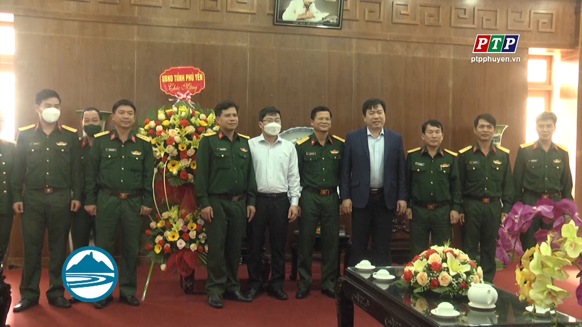 Đồng chí Trần Hữu Thế thăm, chúc mừng Bộ Chỉ huy Quân sự tỉnh