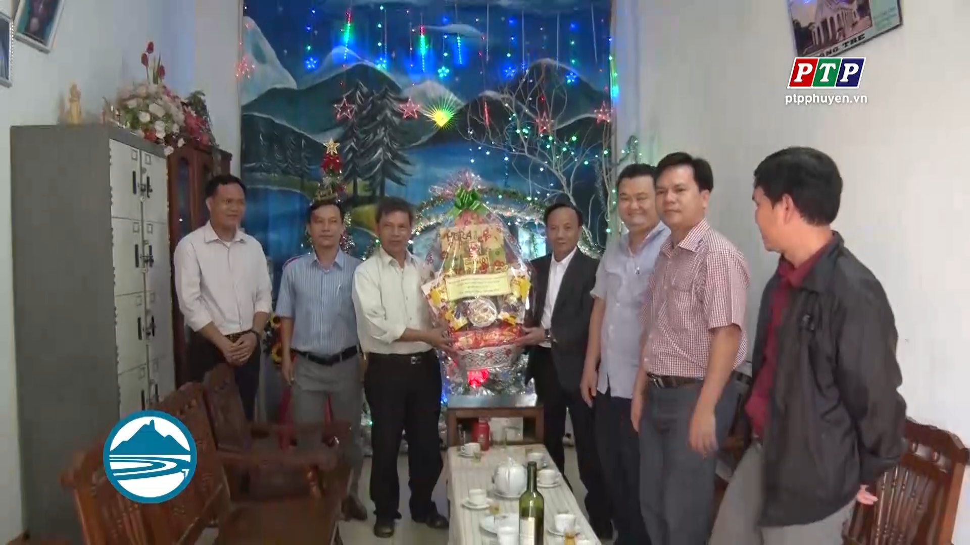 Lãnh đạo huyện Đồng Xuân  thăm, chúc mừng các cơ sở tôn giáo nhân lễ Giáng sinh năm 2021