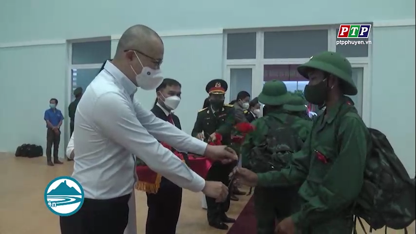 Bí thư Tỉnh ủy Phạm Đại Dương dự Lễ giao nhận quân tại huyện Đồng Xuân