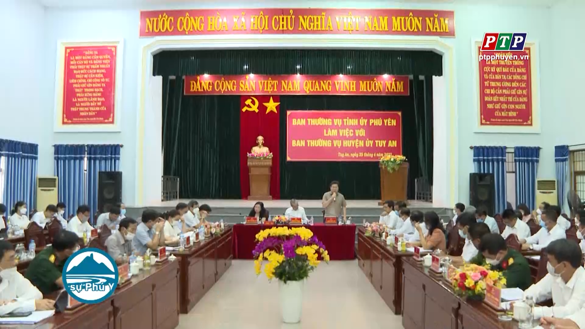 BTV Tỉnh ủy làm việc với BTV Huyện ủy Tuy An