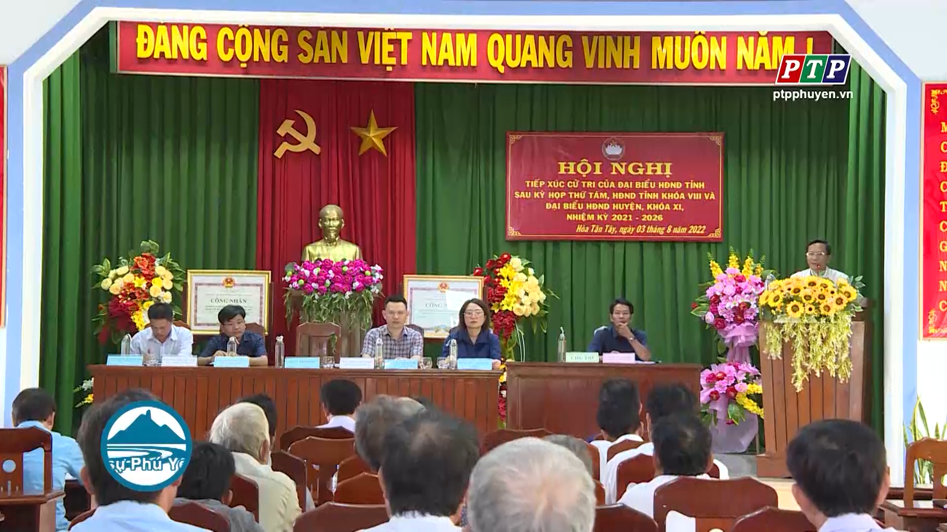 Phó Chủ tịch HĐHD tỉnh Lê Thanh Đồng tiếp xúc cử tri huyện Tây Hòa