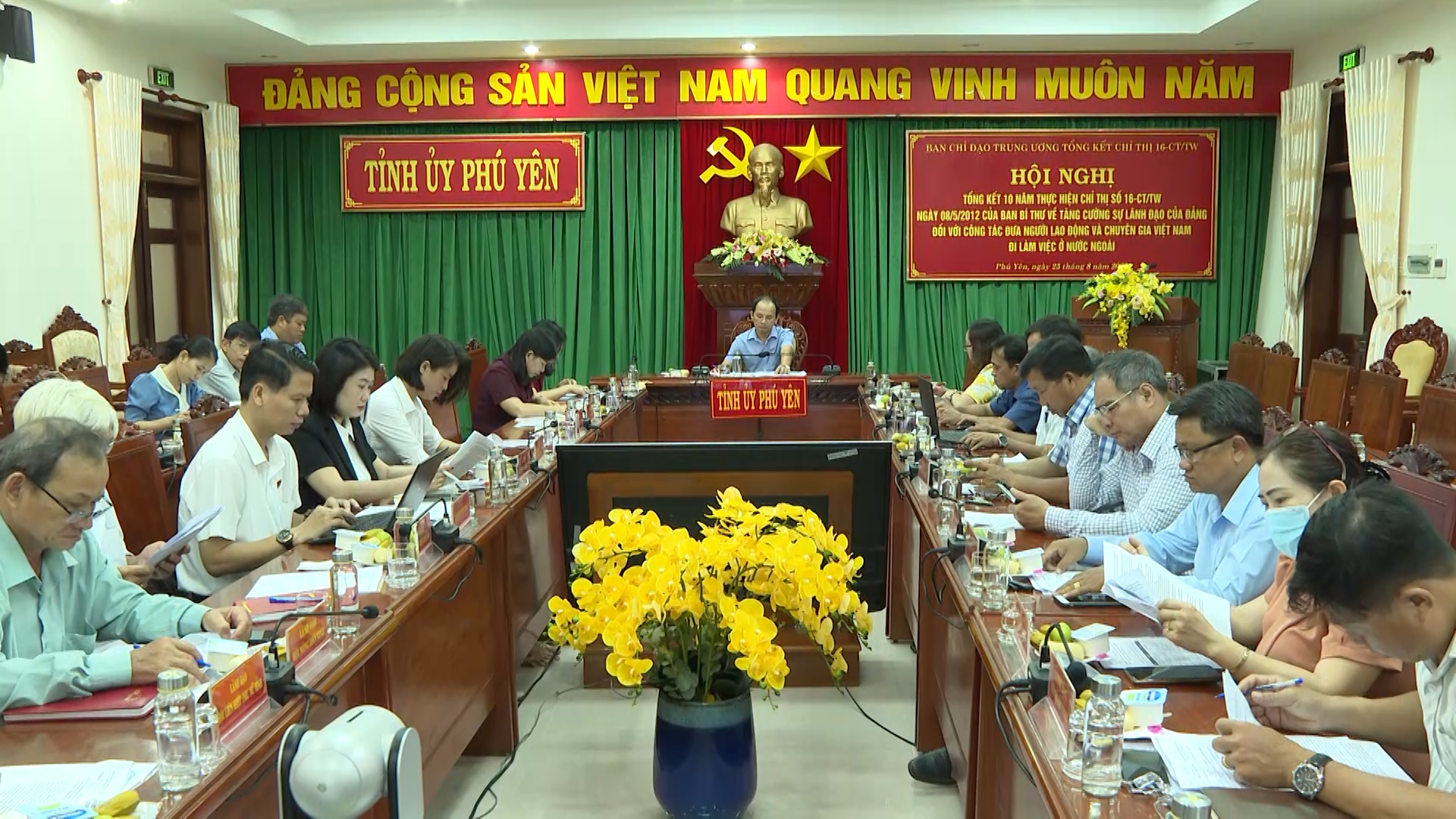   Tăng cường sự lãnh đạo của Đảng đối với công tác đưa người lao động đi làm việc ở nước ngoài