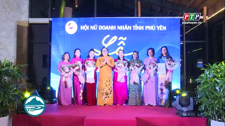 Hội Nữ Doanh nhân tỉnh gặp mặt kỷ niệm 92 năm ngày thành lập Hội LHPN Việt Nam và trao quyết định kết nạp hội viên mới