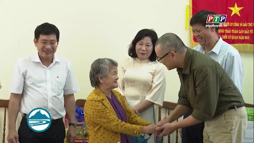 Bí thư Tỉnh ủy Phạm Đại Dương thăm, tặng quà các gia đình chính sách, hộ nghèo Nhân dịp Tết Nguyên đán Quý Mão 2023