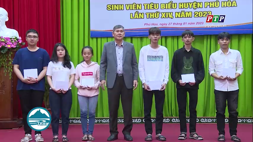 Phú Hòa: gặp mặt sinh viên tiêu biểu đầu xuân Quý Mão 2023