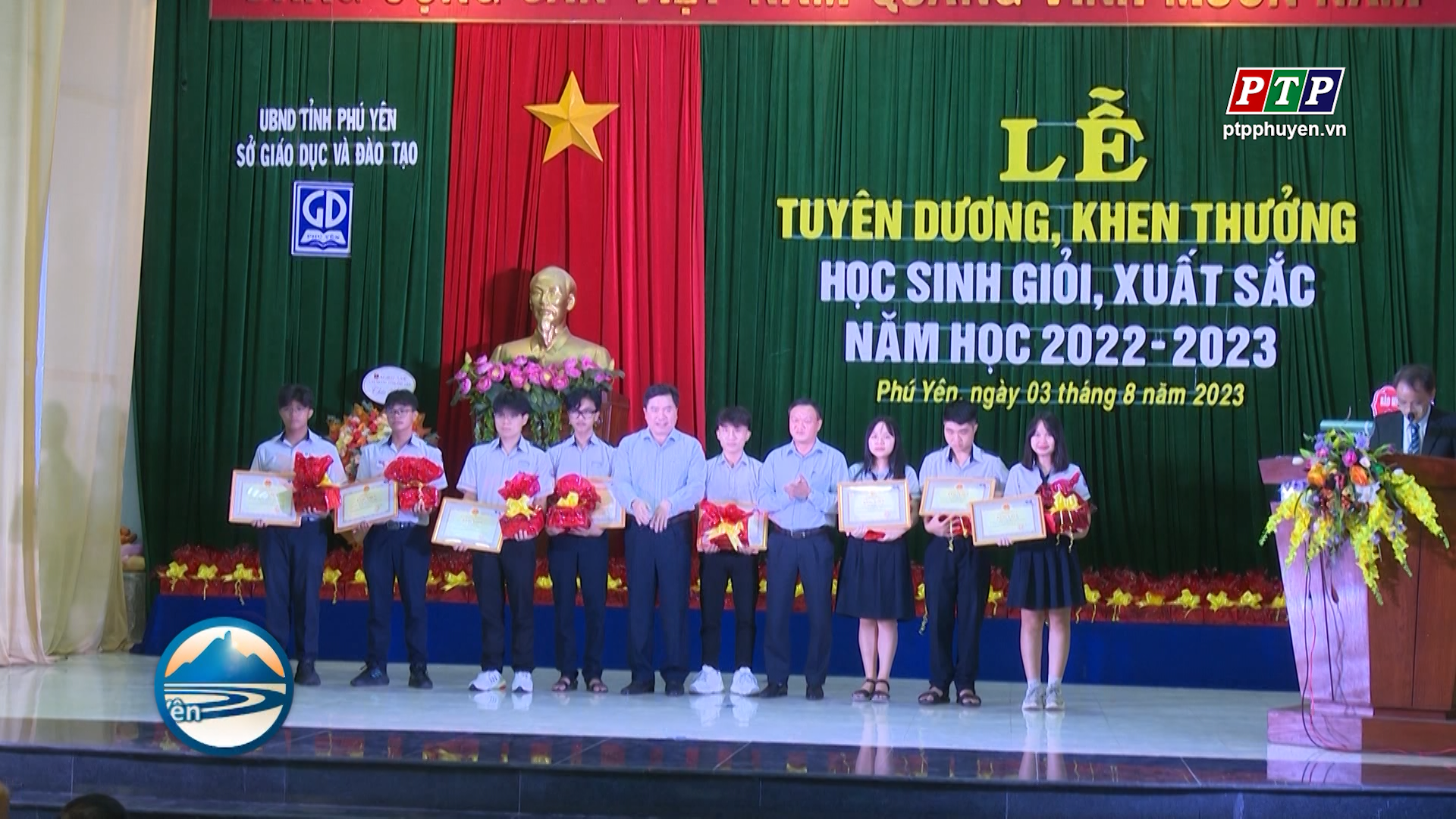 Tuyên dương, khen thưởng 234 giáo viên và học sinh giỏi, xuất sắc