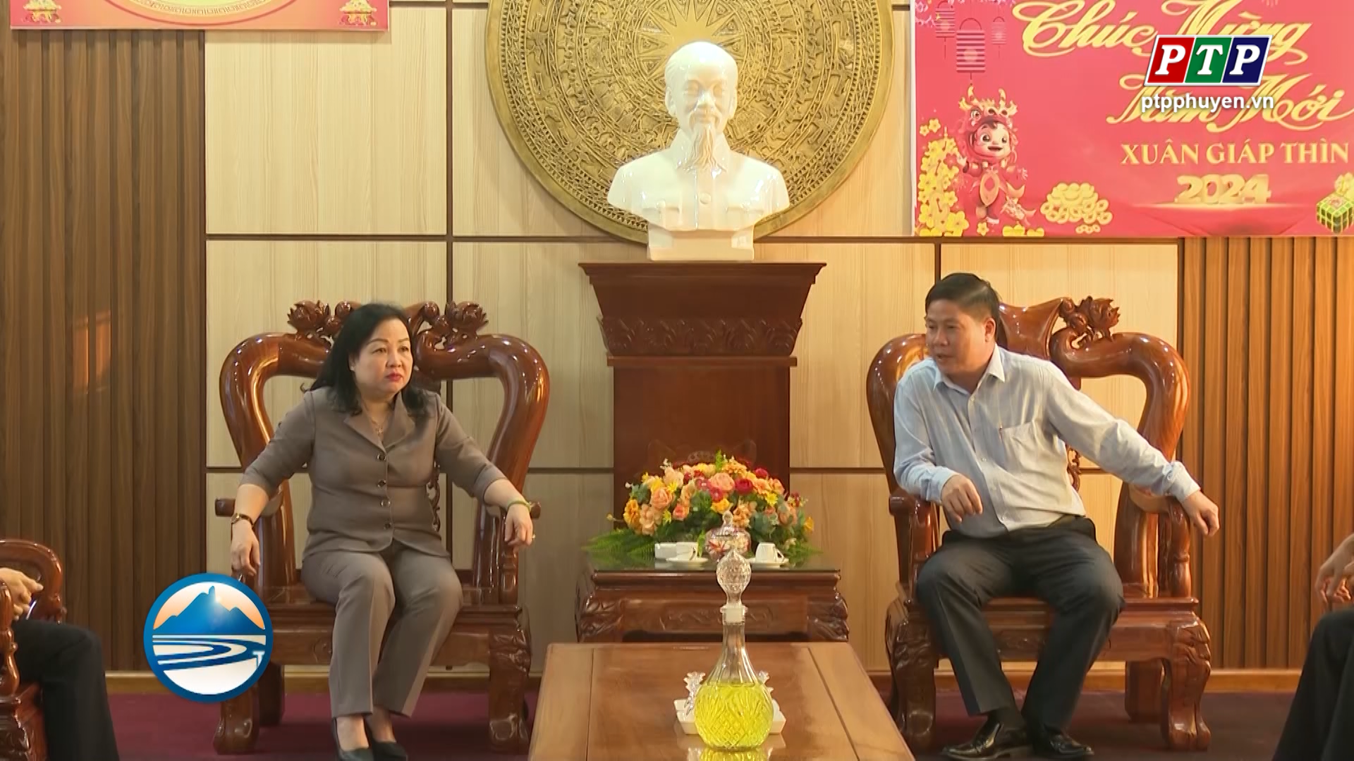 Phó Bí thư thường trực Tỉnh ủy Cao Thị Hòa An thăm, tặng quà tết tại huyện Đồng Xuân