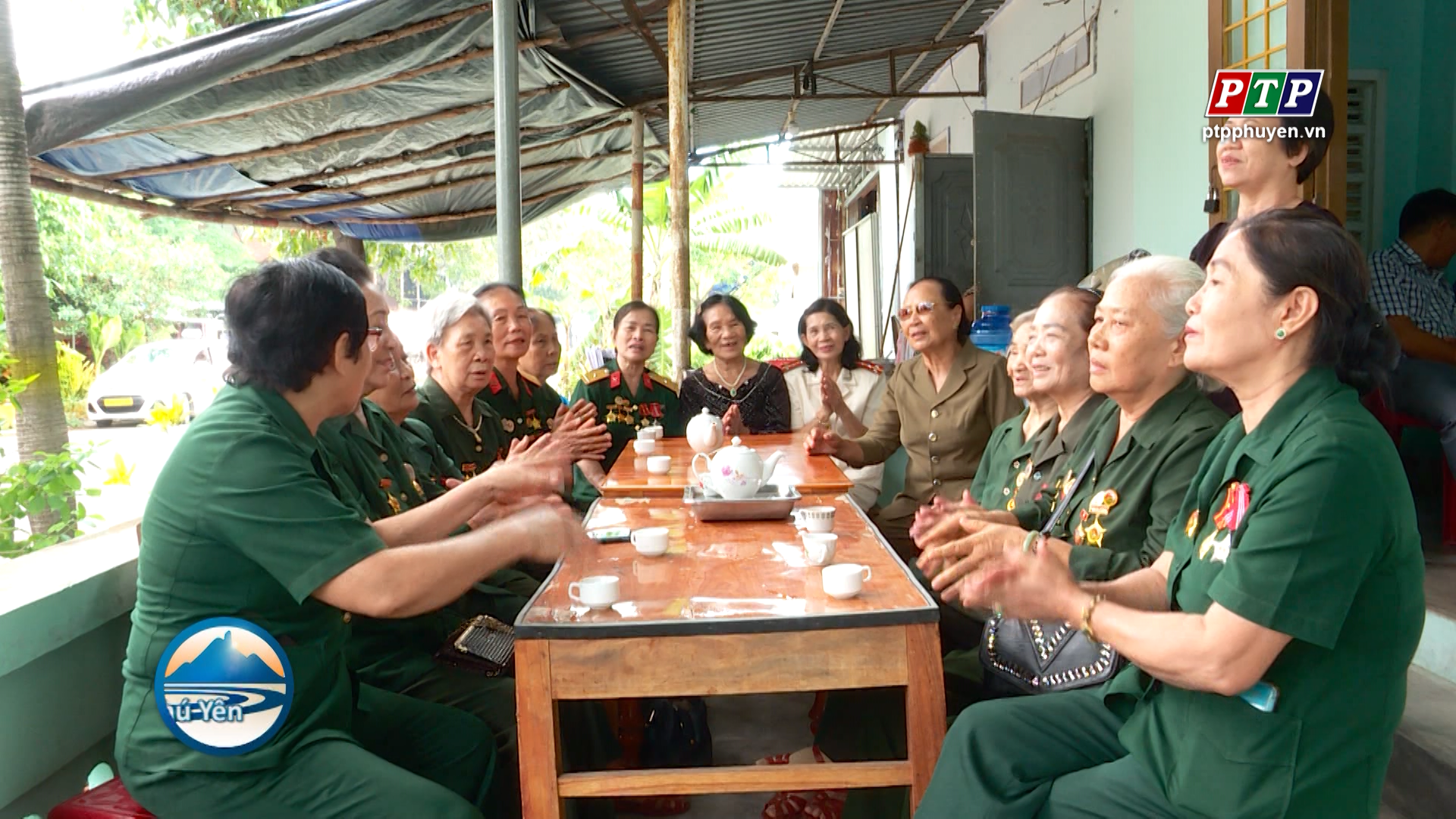 Bác Hồ với tuyến đường Trường Sơn huyền thoại