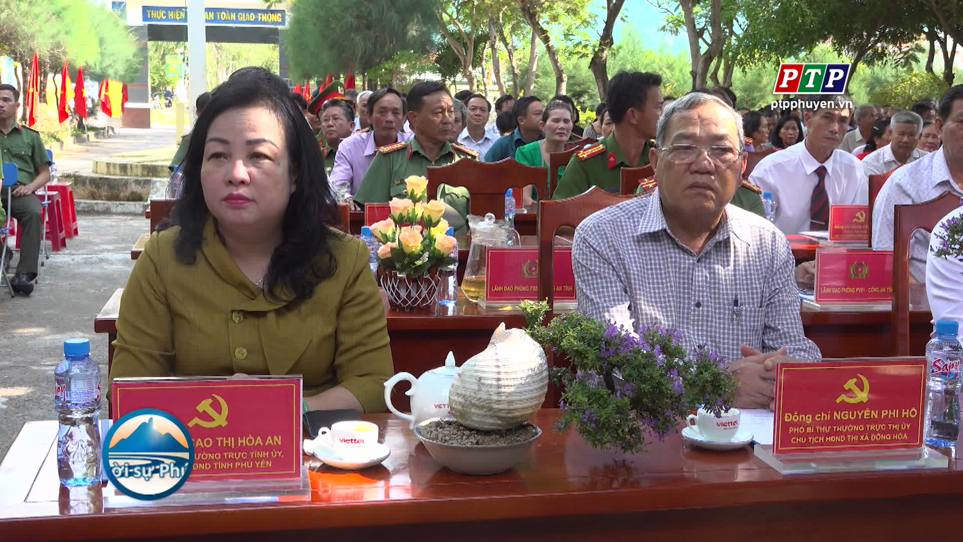 Phó BT thường trực Tỉnh ủy Cao Thị Hòa An dự ngày hội 